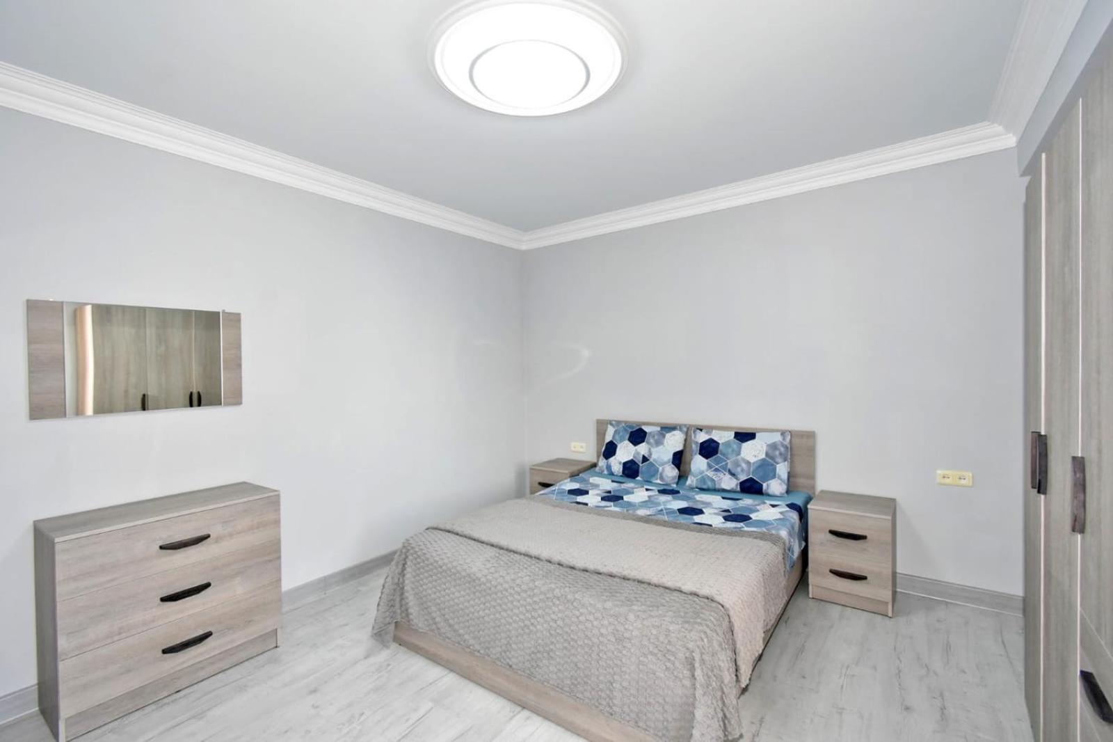Luxury Spacious Apartment On Saryan Street.Centre Erevan Esterno foto