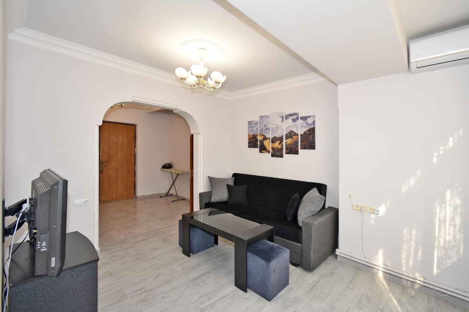 Luxury Spacious Apartment On Saryan Street.Centre Erevan Esterno foto